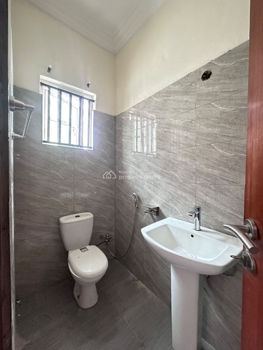Luxury 3 Bedroom in a Serene Location, Off Admiralty, Lekki Phase 1, Lekki, Lagos, Flat / Apartment for Rent
