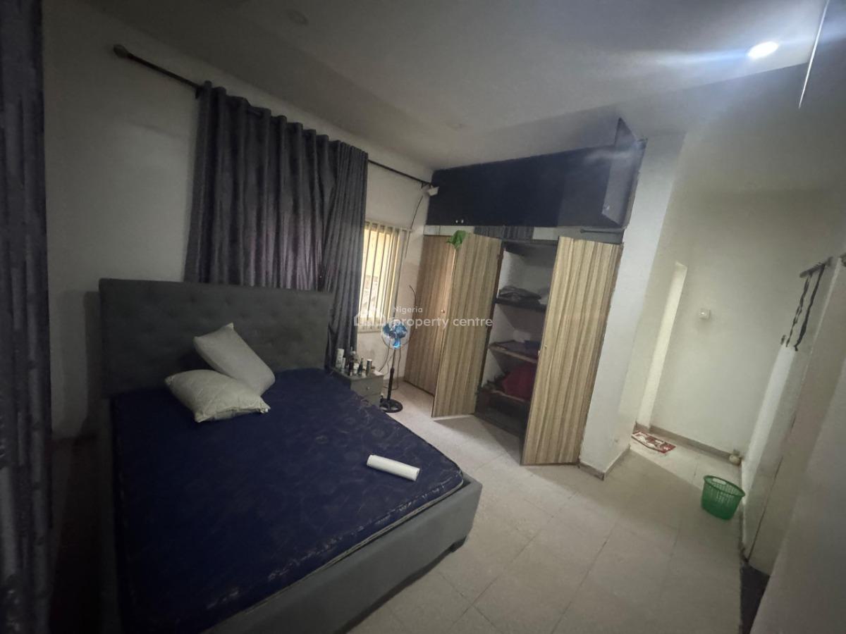 a Nice and Spacious 1 Bedroom Apartment in A1 Series, Off Admiralty Way, Lekki Phase 1, Lekki, Lagos, Flat / Apartment for Rent