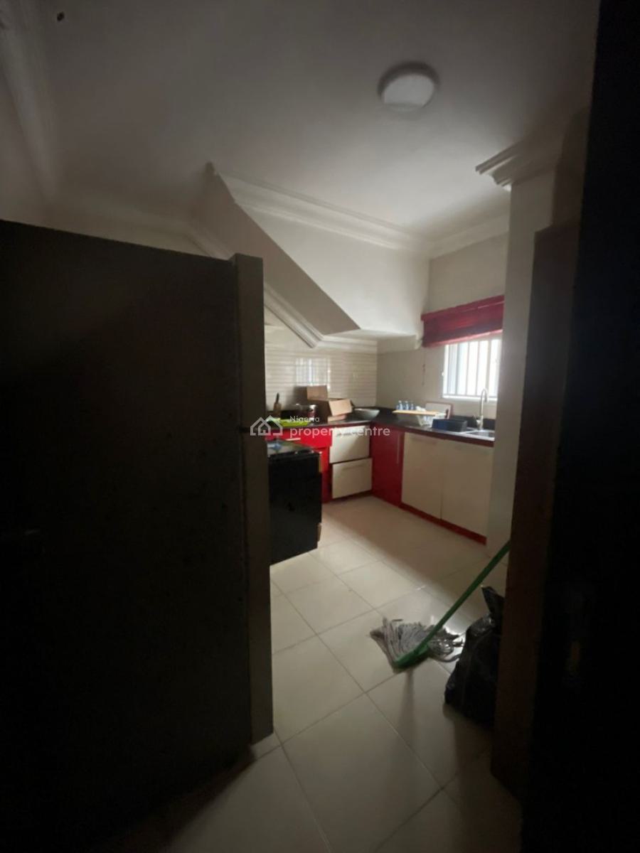 Beautiful and Spacious 4 Bedroom Terrace Duplex with Bq, Lekki Phase 1, Lekki, Lagos, Terraced Duplex for Rent