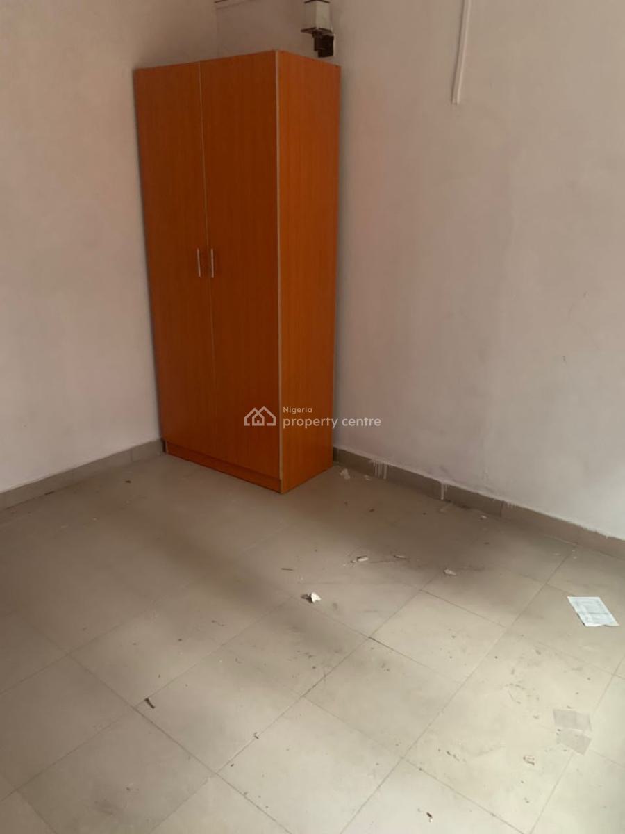 Expansive 2 Bedrooms Apartment, Orchid Road, Lekki, Lagos, Flat / Apartment for Rent