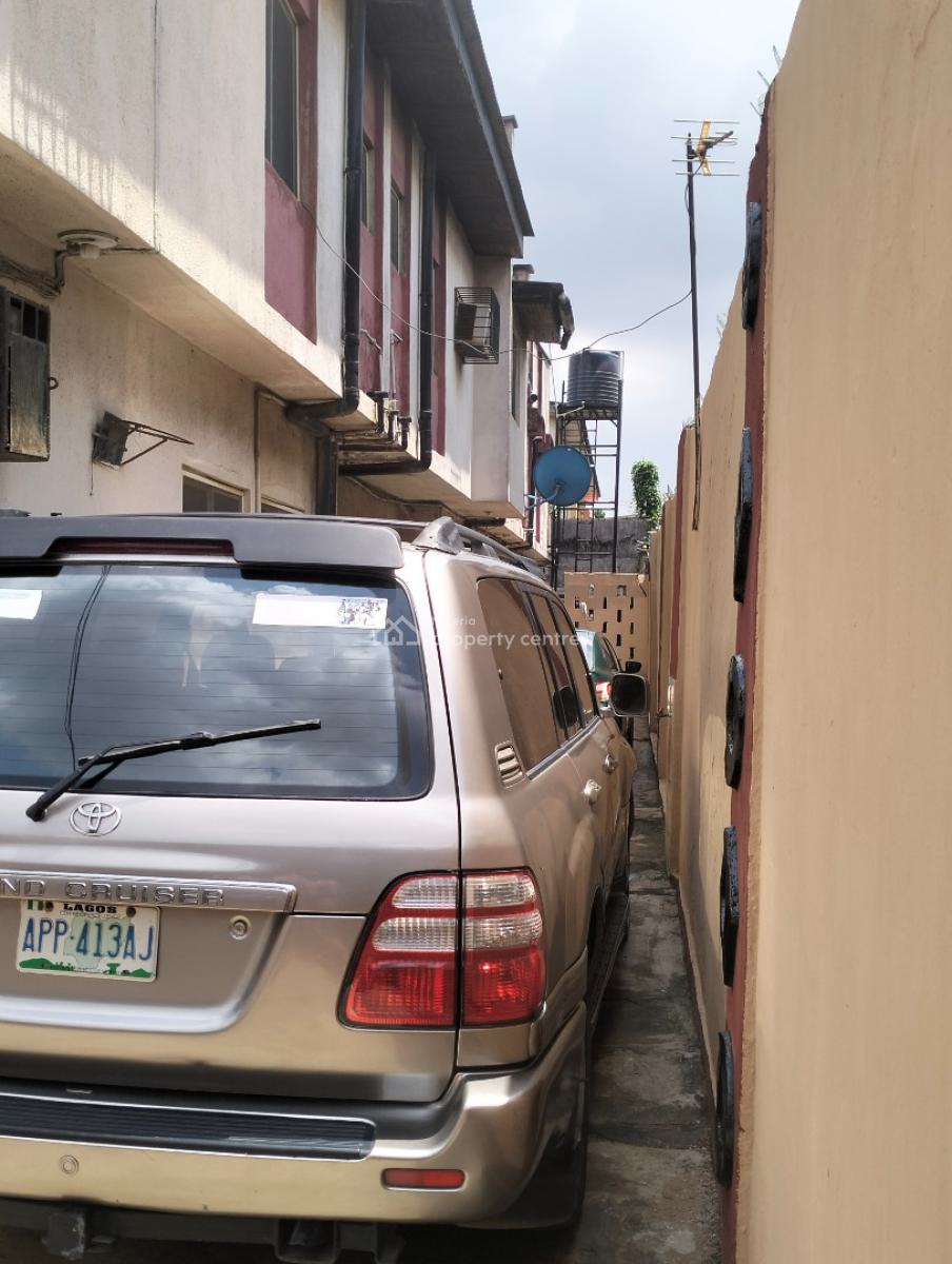 Well Maintained Duplex, Off Ori Oke Bus Stop Ikotun Isolo Ejigbo Road, Egbe, Lagos, Detached Duplex for Sale