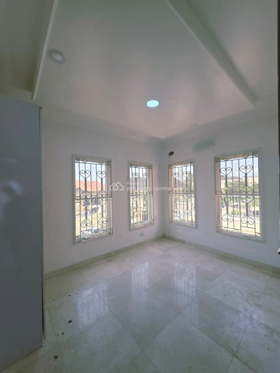 3 Bedroom Penthouse, Off Admiralty Way, Lekki Phase 1, Lekki, Lagos, Flat / Apartment for Rent
