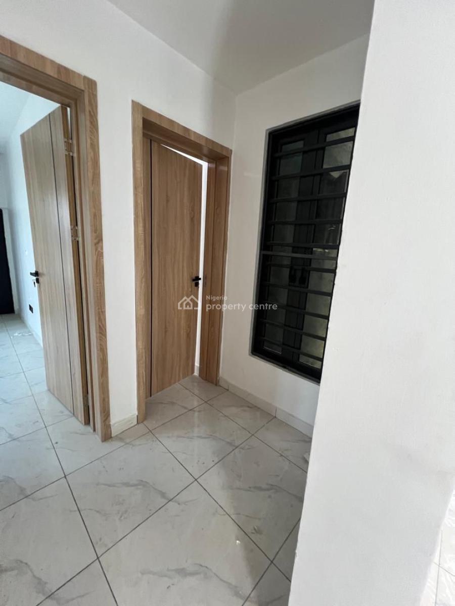 Standard 2 Bedrooms Apartment in a Good Neighborhood, Ologolo, Lekki, Lagos, Flat / Apartment for Rent