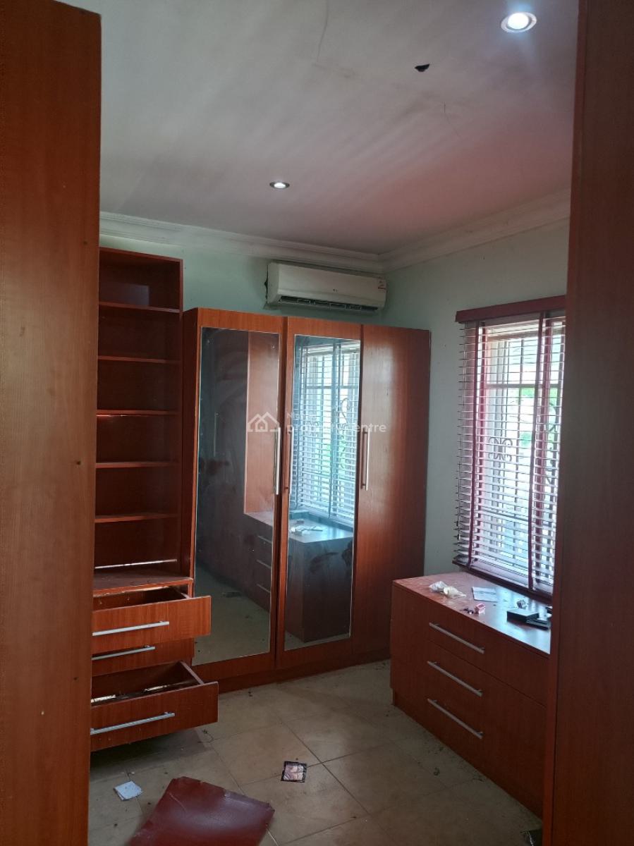 Studio Masters Bedroom Share Apartment, Idiroko Estate Opposite Emerald Estate, Off Mobil Road, Ilaje, Ajah, Lagos, Self Contain (single Rooms) for Rent