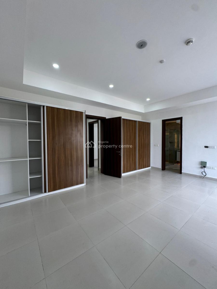 Fantastic   3  Bedroom Apartment, Lekki, Lagos, Flat / Apartment for Sale
