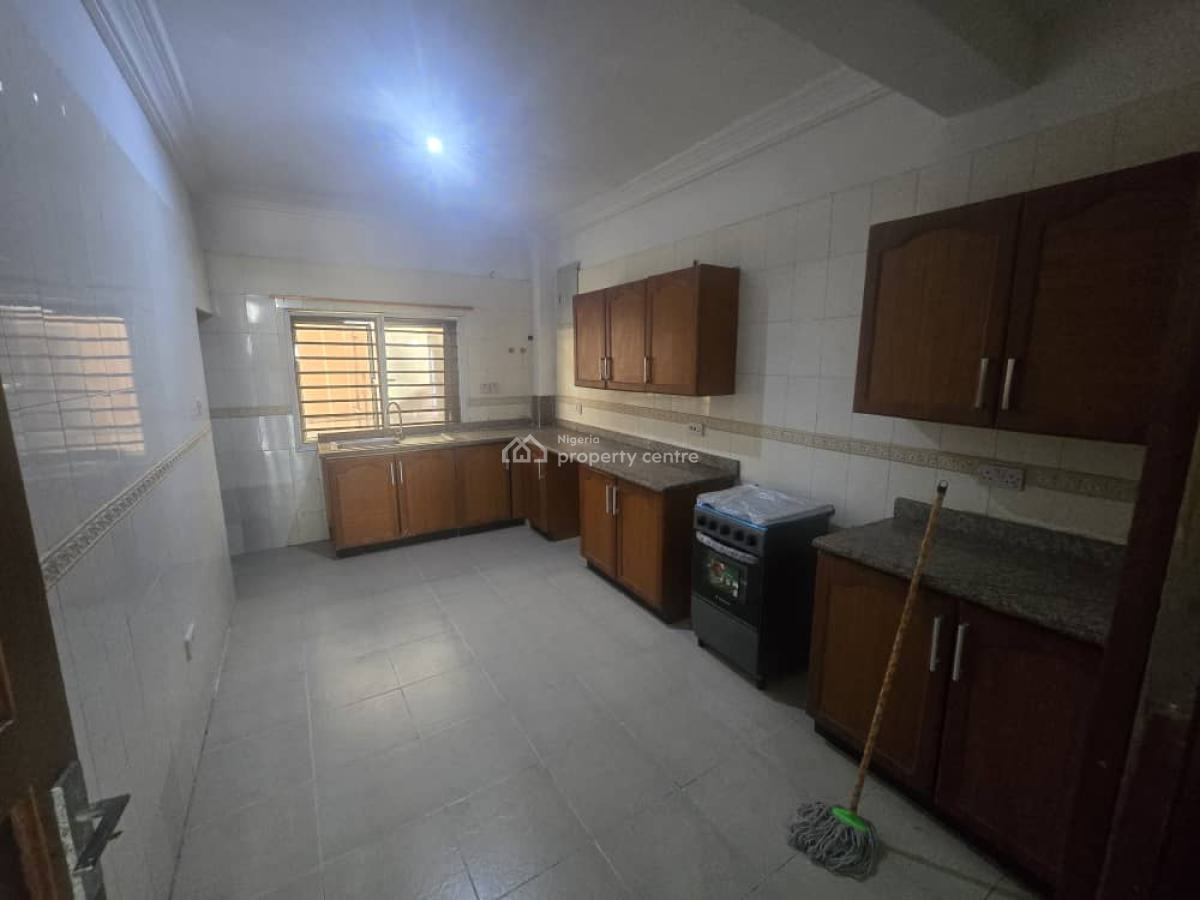 2-bedroom Apartment with Bq, Lekki Phase 1, Lekki, Lagos, Flat / Apartment for Rent
