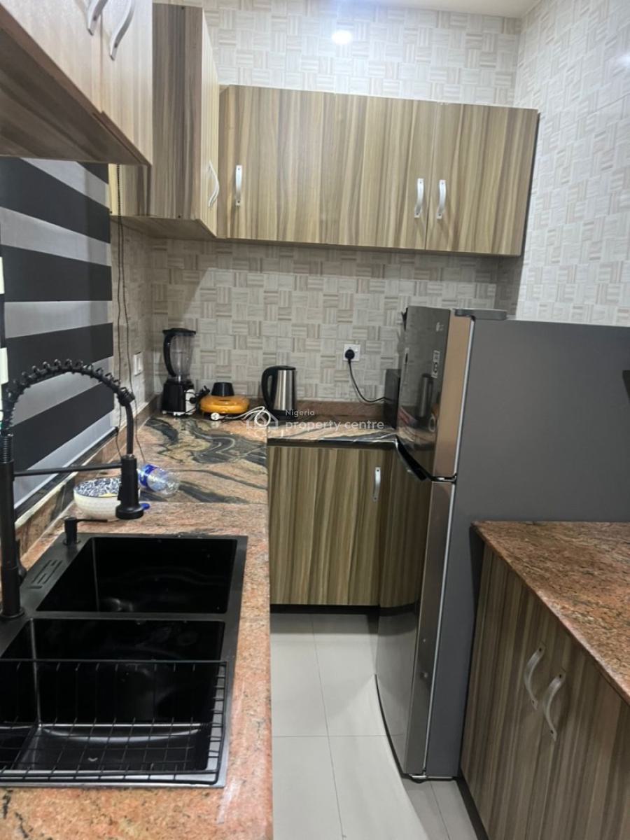 Lovely 2 - Bedroom Apartment, Gra, Ogudu, Lagos, Flat / Apartment Short Let