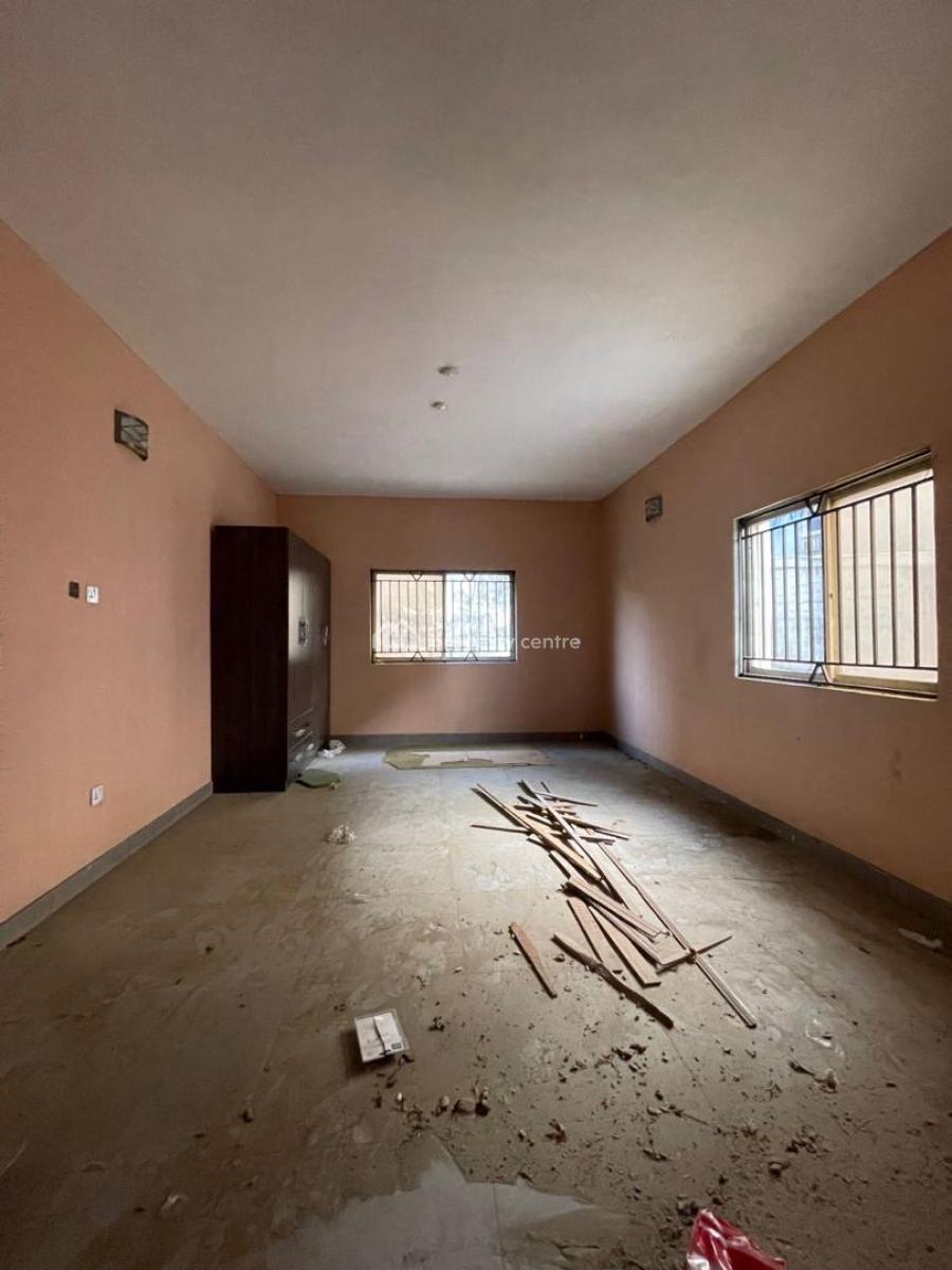 Spacious 3 Bedroom Apartment, Costain, Yaba, Lagos, Flat / Apartment for Rent