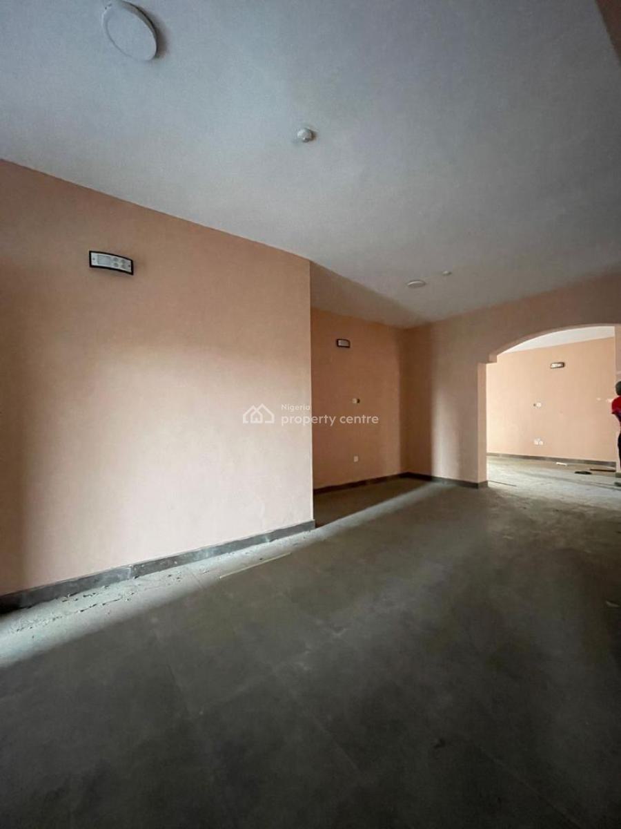 Spacious 3 Bedroom Apartment, Costain, Yaba, Lagos, Flat / Apartment for Rent