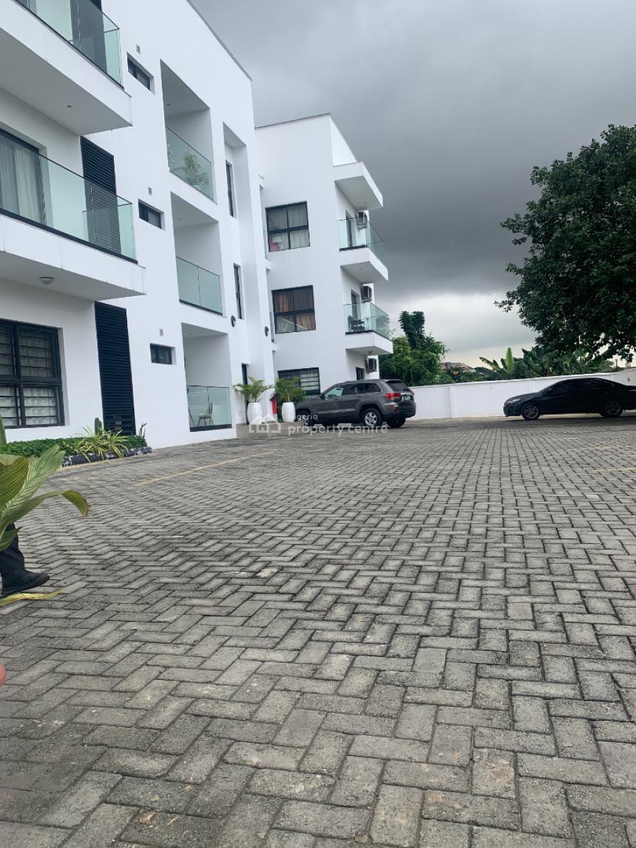 Spacious and Well Maintained 1 Bedroom Apartment ., Adeniyi Jones, Ikeja, Lagos, Mini Flat (room and Parlour) for Sale