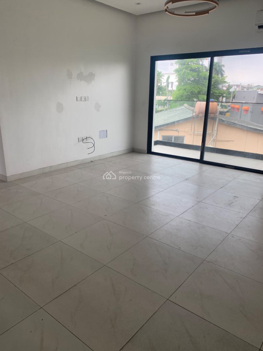 Spacious and Well Maintained 1 Bedroom Apartment ., Adeniyi Jones, Ikeja, Lagos, Mini Flat (room and Parlour) for Sale
