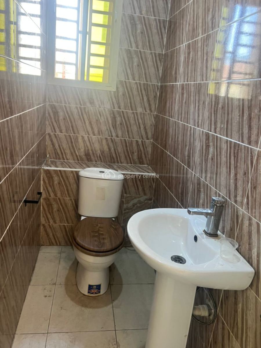 Unfurnished Specious Mini Flat, Nike Art Gallery, Ikate, Lekki, Lagos, Flat / Apartment for Rent