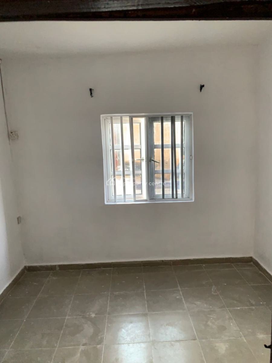 2 Bedroom Apartment, Olowora, Magodo, Lagos, Flat / Apartment for Rent