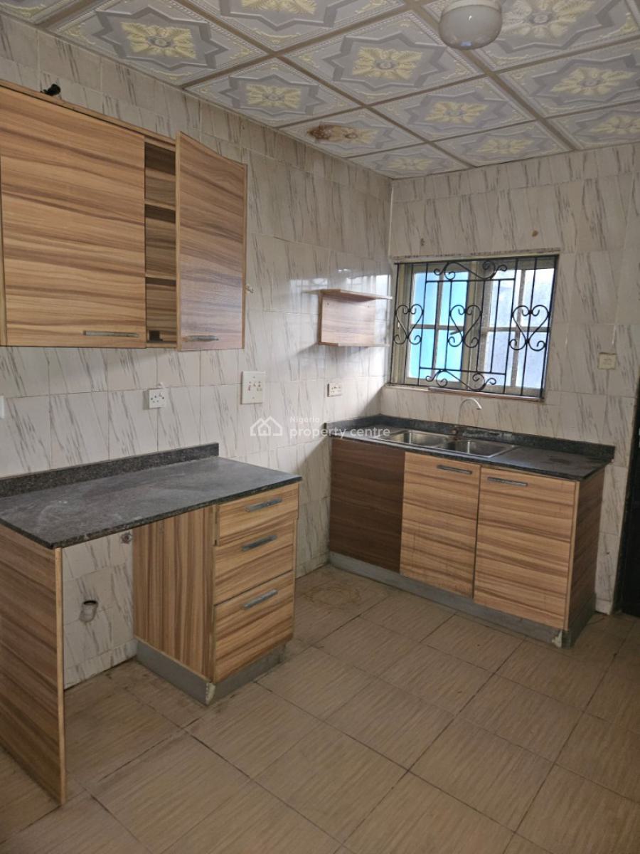 Sharp and Spacious Three Bedrooms Apartment in a Good Area, Badore, Ajah, Lagos, Flat / Apartment for Rent