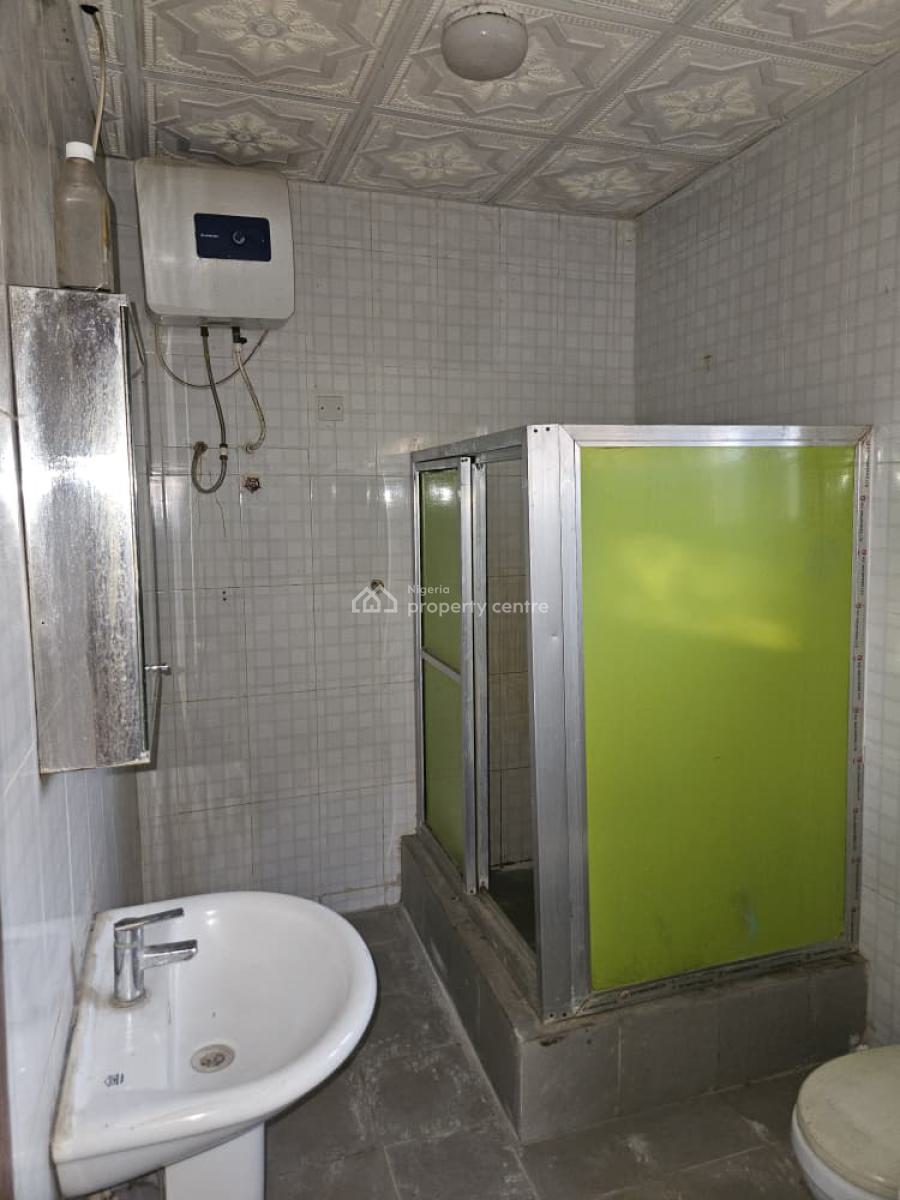 Sharp and Spacious Three Bedrooms Apartment in a Good Area, Badore, Ajah, Lagos, Flat / Apartment for Rent