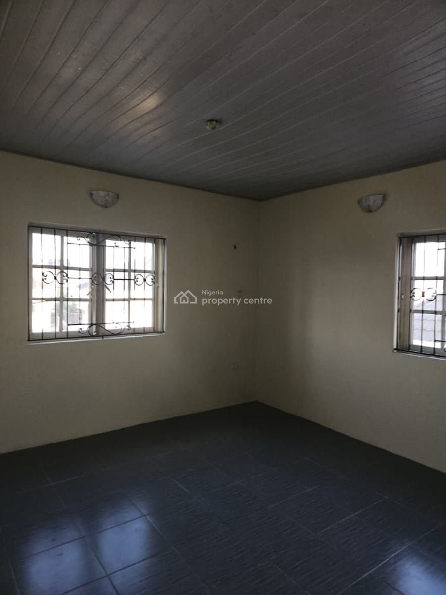 Sharp and Spacious Three Bedrooms Apartment in a Good Area, Badore, Ajah, Lagos, Flat / Apartment for Rent