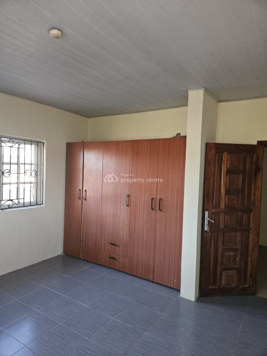 Sharp and Spacious Three Bedrooms Apartment in a Good Area, Badore, Ajah, Lagos, Flat / Apartment for Rent