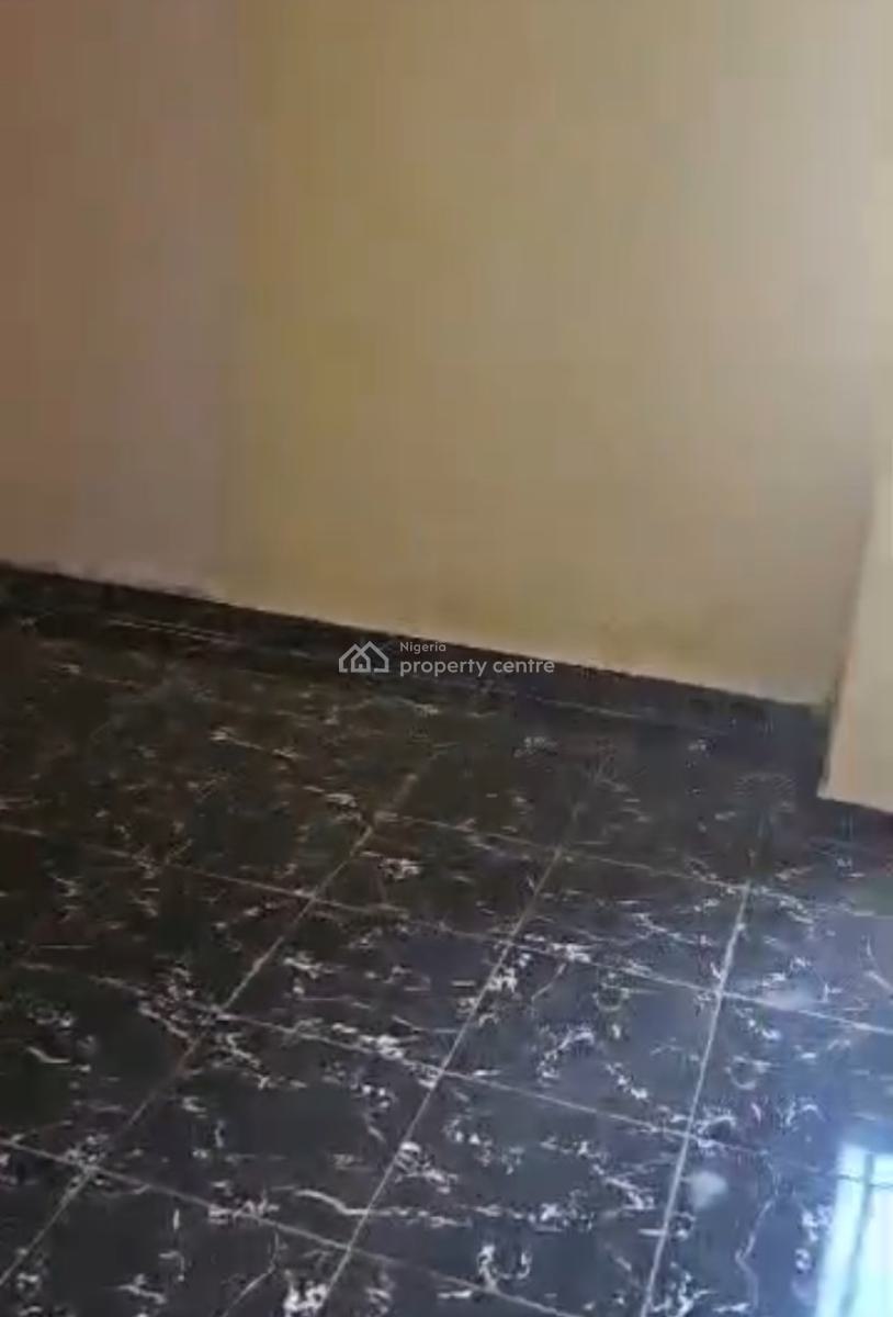 2 Bedrooom Flat , Ground Floor, Tarred Rd, C of O Handy, Wuse, Abuja, Block of Flats for Sale