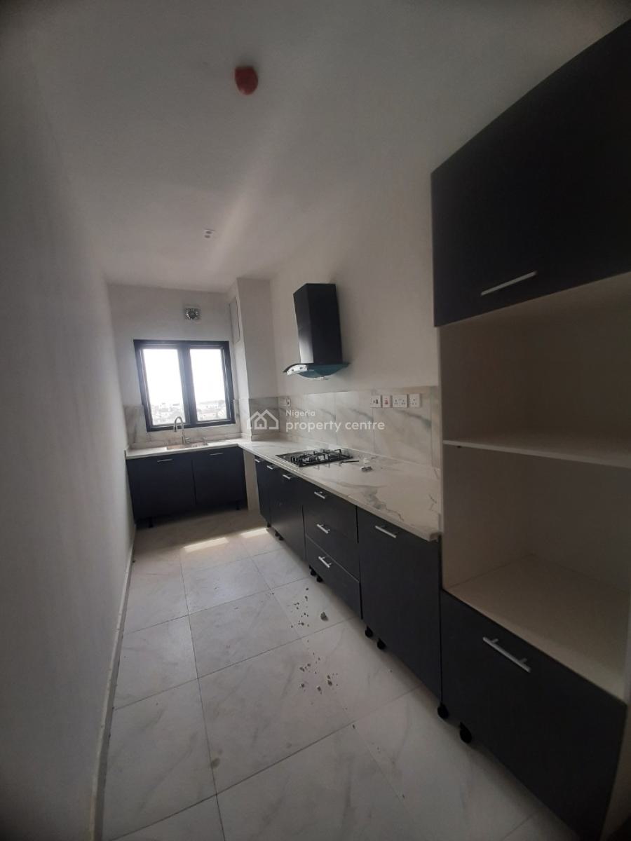Newly Built and Serviced with 24/7 Power Supply 2 Bedroom En-suite Fla, Lekki Phase 1, Lekki, Lagos, Flat / Apartment for Rent