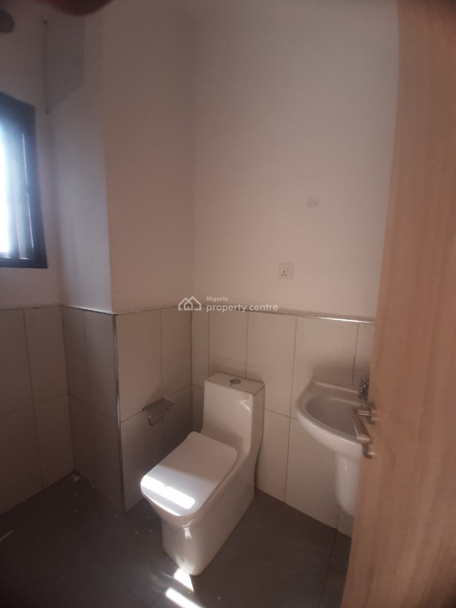 Newly Built and Serviced with 24/7 Power Supply 2 Bedroom En-suite Fla, Lekki Phase 1, Lekki, Lagos, Flat / Apartment for Rent