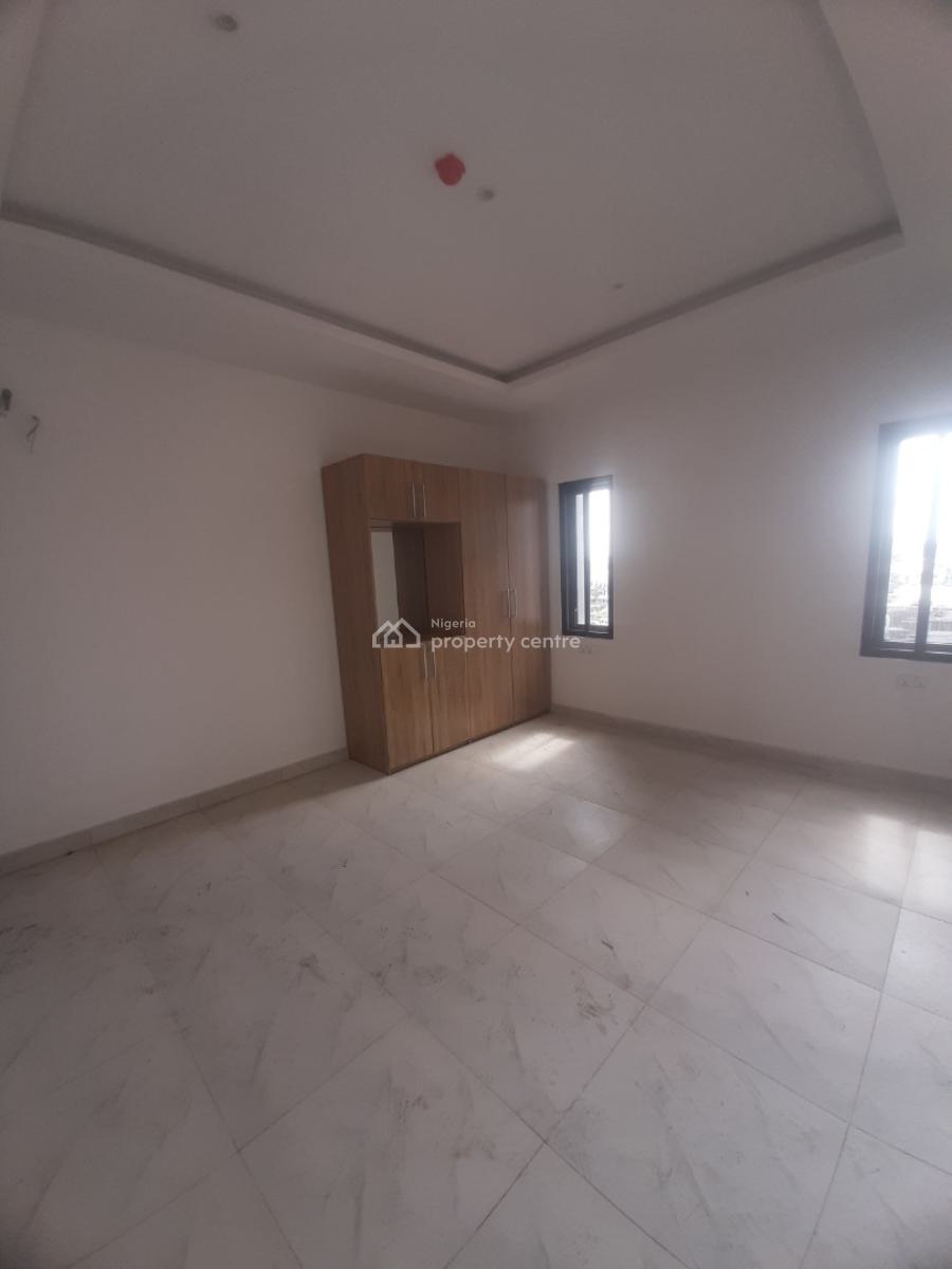 Newly Built and Serviced with 24/7 Power Supply 2 Bedroom En-suite Fla, Lekki Phase 1, Lekki, Lagos, Flat / Apartment for Rent