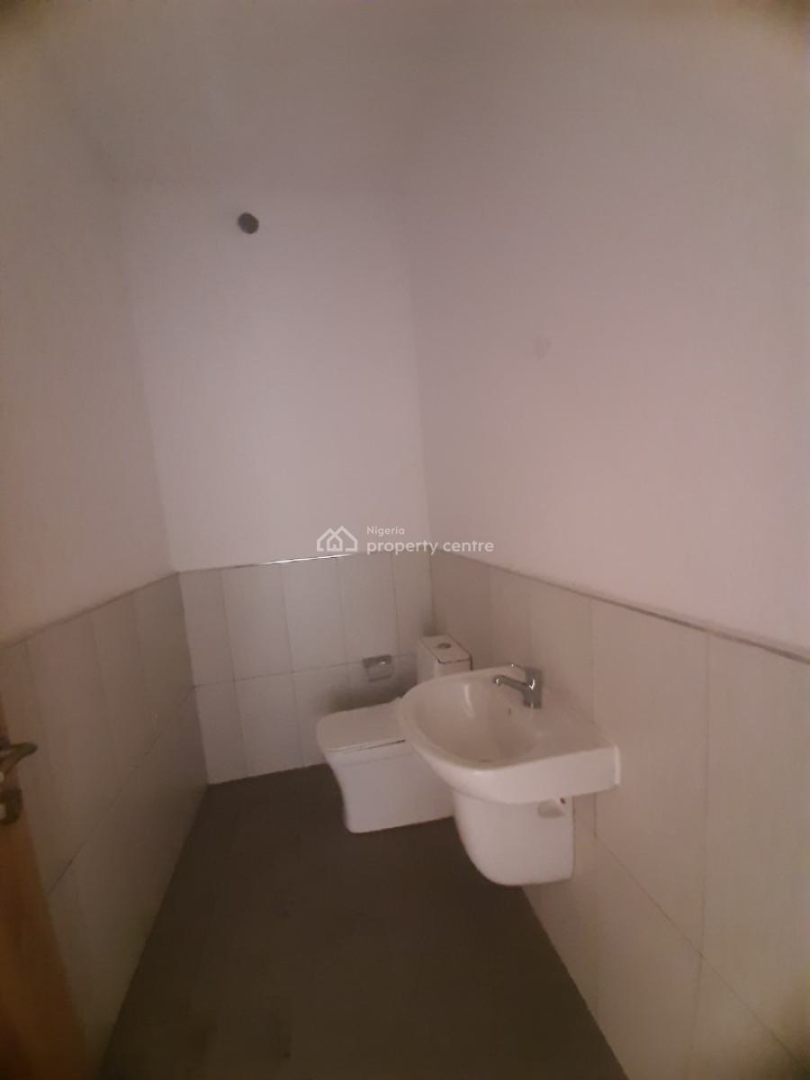 Newly Built and Serviced with 24/7 Power Supply 2 Bedroom En-suite Fla, Lekki Phase 1, Lekki, Lagos, Flat / Apartment for Rent