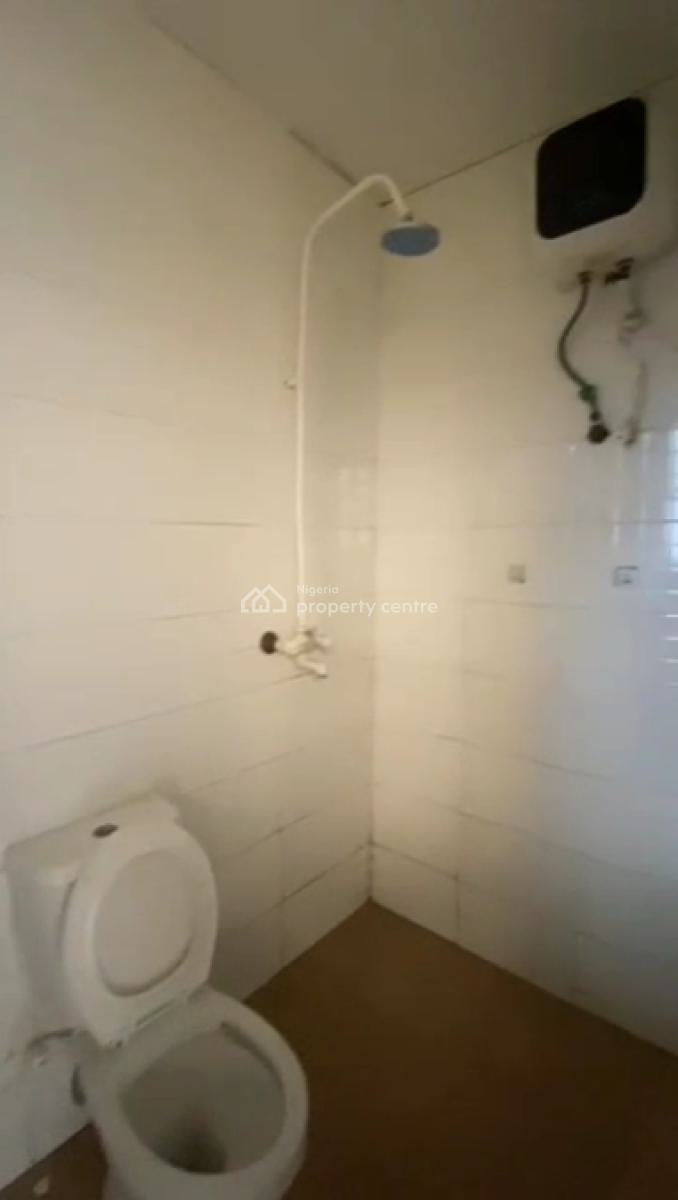 Executive, Very Decent, Standard and Spacious 3-bedroom Up-flat, Onike, Iwaya, Yaba, Lagos, Flat / Apartment for Rent