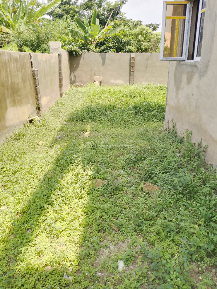 Mini Flat, Macaulay Off Bayeku Road, Igbogbo, Ikorodu, Lagos, Block of Flats for Sale