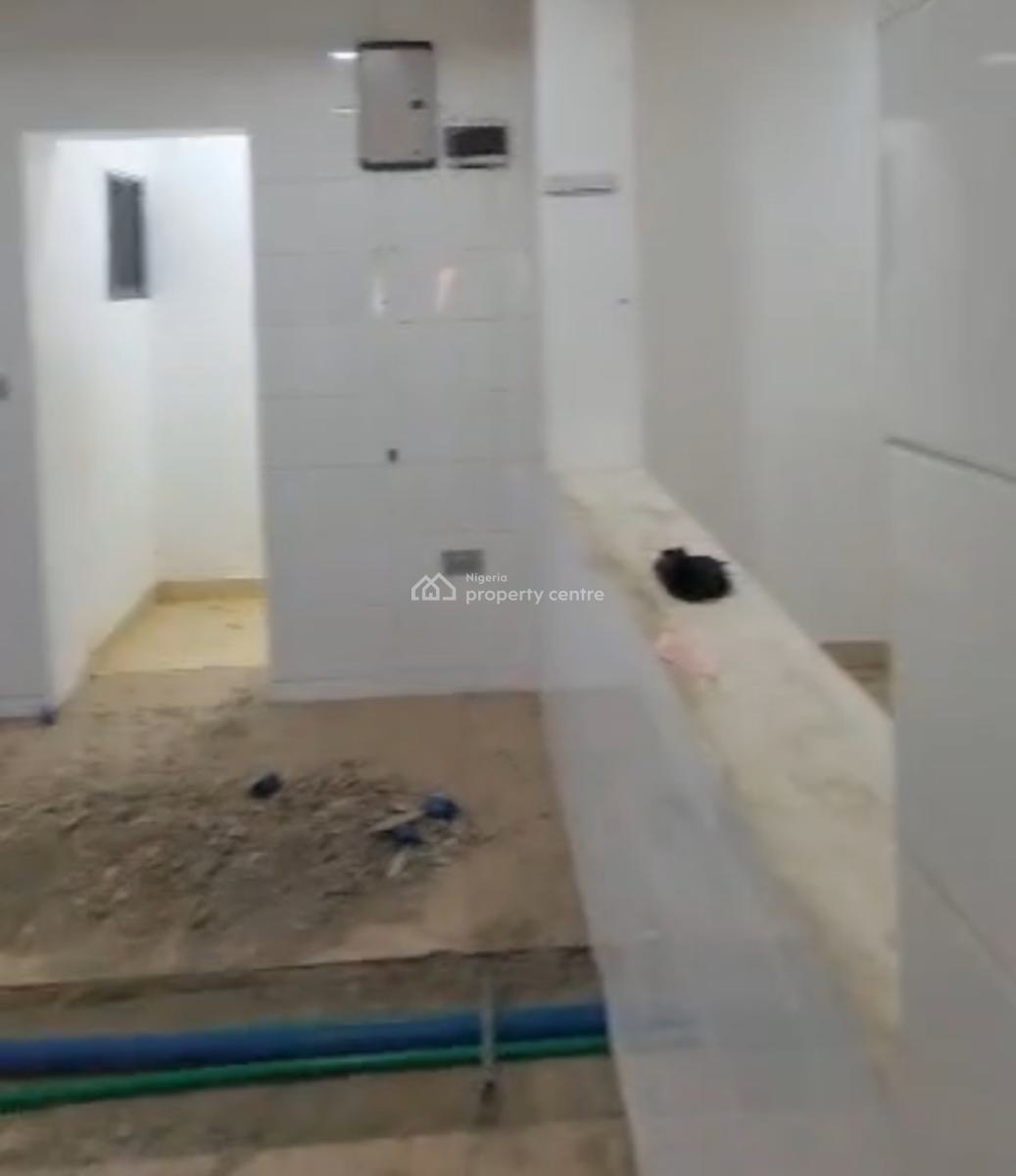 Spacious Luxury 3 Bedroom Flat , Tarred Rd, By Arab, Utako, Abuja, Flat / Apartment for Rent