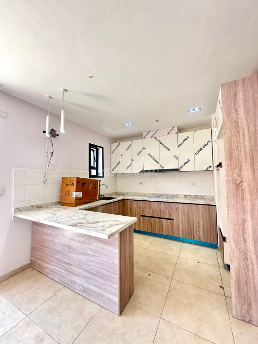 Smart 2 Bedrooms Apartment with Swimming Pool and Gym, Ologolo, Lekki, Lagos, Flat / Apartment for Sale