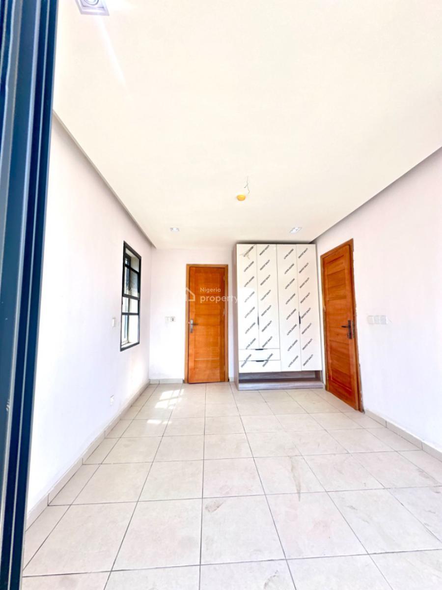 Smart 2 Bedrooms Apartment with Swimming Pool and Gym, Ologolo, Lekki, Lagos, Flat / Apartment for Sale