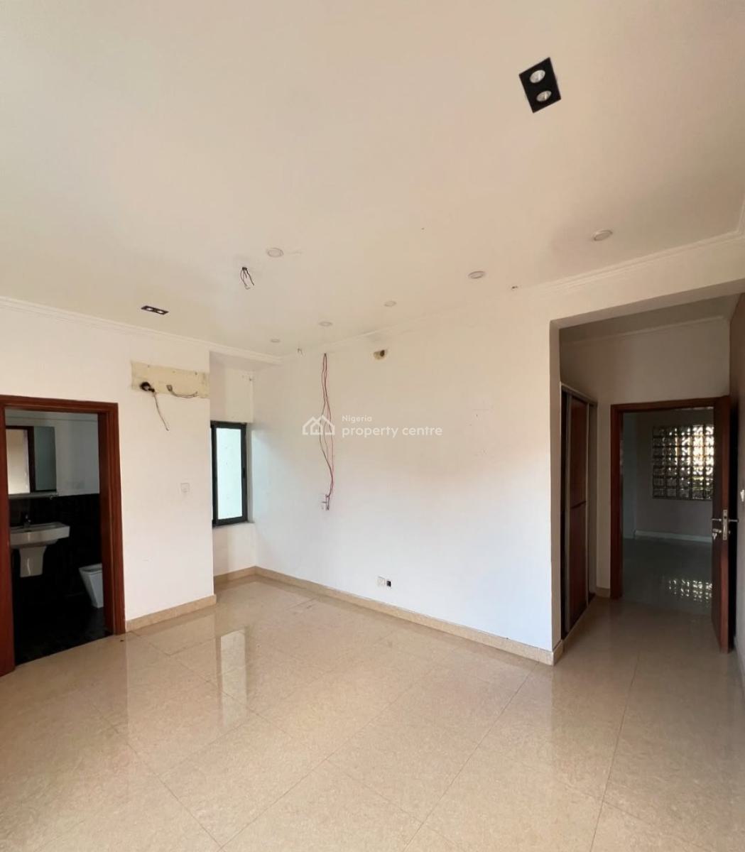 Self-serviced, Come with Your Own Generator 3 Bedroom En-suite Flat, Lekki Phase 1, Lekki, Lagos, Flat / Apartment for Rent