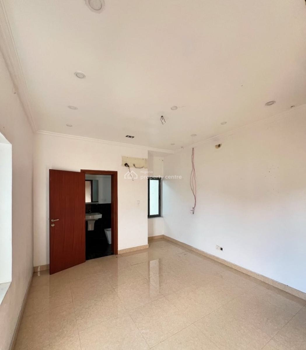 Self-serviced, Come with Your Own Generator 3 Bedroom En-suite Flat, Lekki Phase 1, Lekki, Lagos, Flat / Apartment for Rent