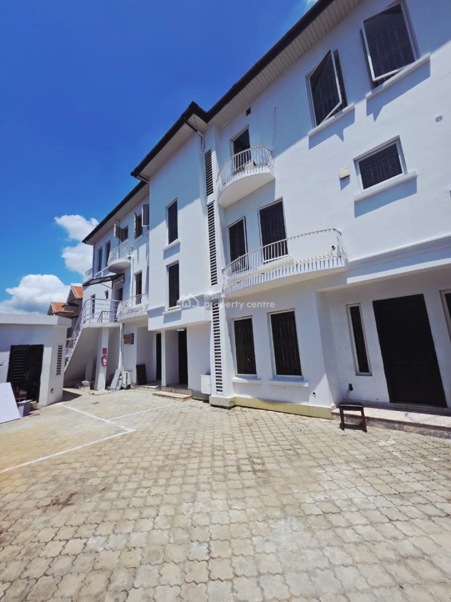 3 Bedrooms Penthouse, Lekki Phase 1, Lekki, Lagos, Flat / Apartment for Rent
