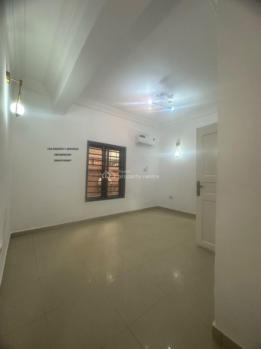 Front-facing 2 Bedroom Flat on Groundfloor, Off Admiralty Way, Lekki Phase 1, Lekki, Lagos, Flat / Apartment for Rent