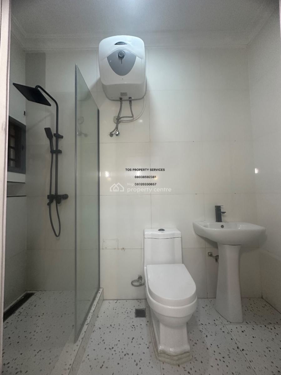 Front-facing 2 Bedroom Flat on Groundfloor, Off Admiralty Way, Lekki Phase 1, Lekki, Lagos, Flat / Apartment for Rent