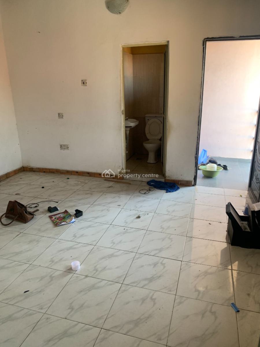 Sharp Mini Flat Upstairs with Guest Toilet, Abijo, Victory Villa Estate, Ajah, Lagos, Mini Flat (room and Parlour) for Rent