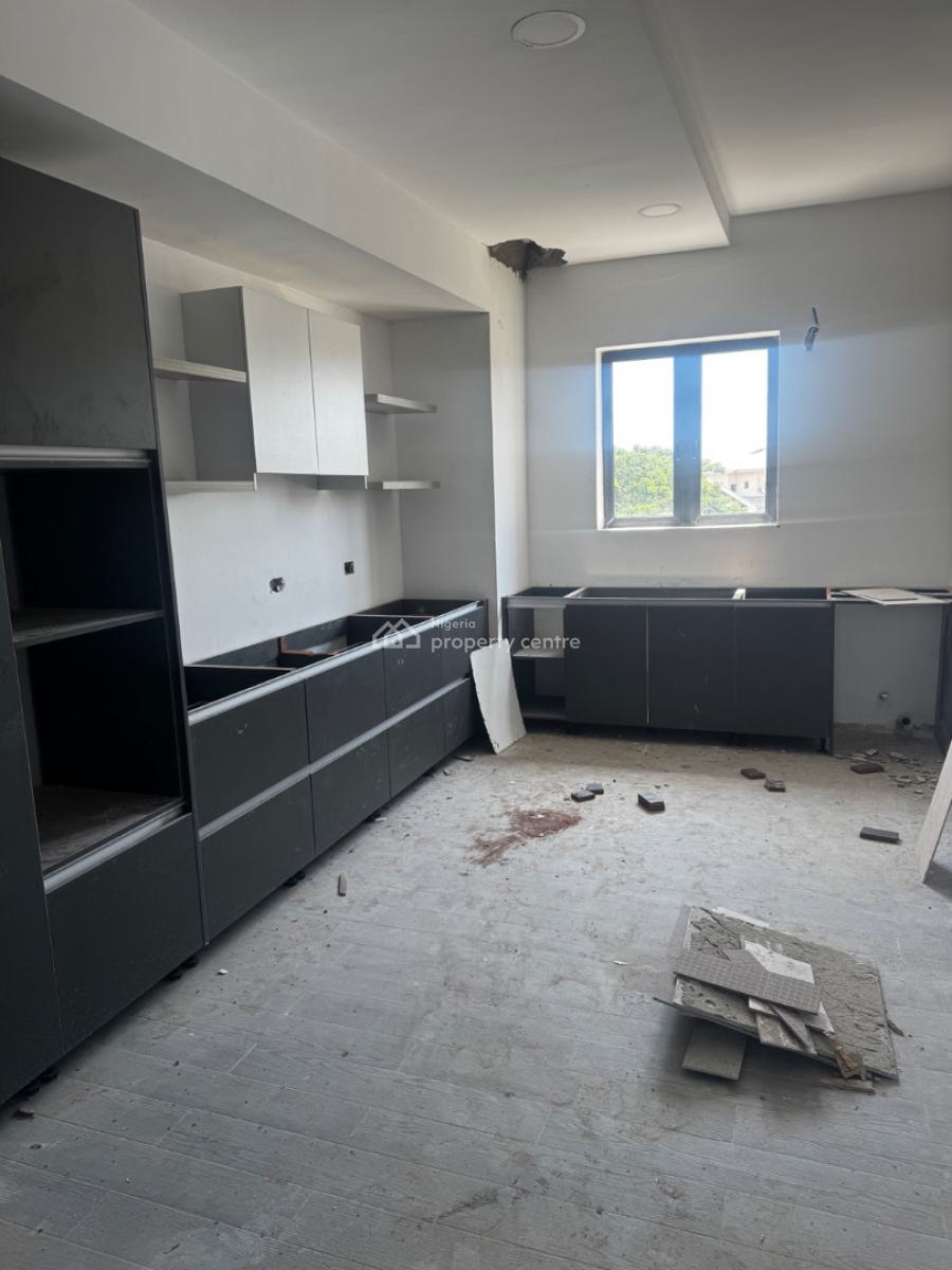 Well Finished 3 Bedroom Apartment, Lekki Phase 1, Lekki, Lagos, Flat / Apartment for Rent