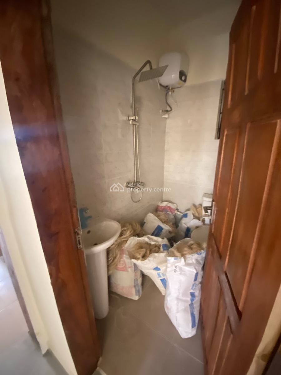 a Room and a Parlor Self Contain, Jibrin Estate Before Shop Rite, Sangotedo, Ajah, Lagos, Mini Flat (room and Parlour) for Rent