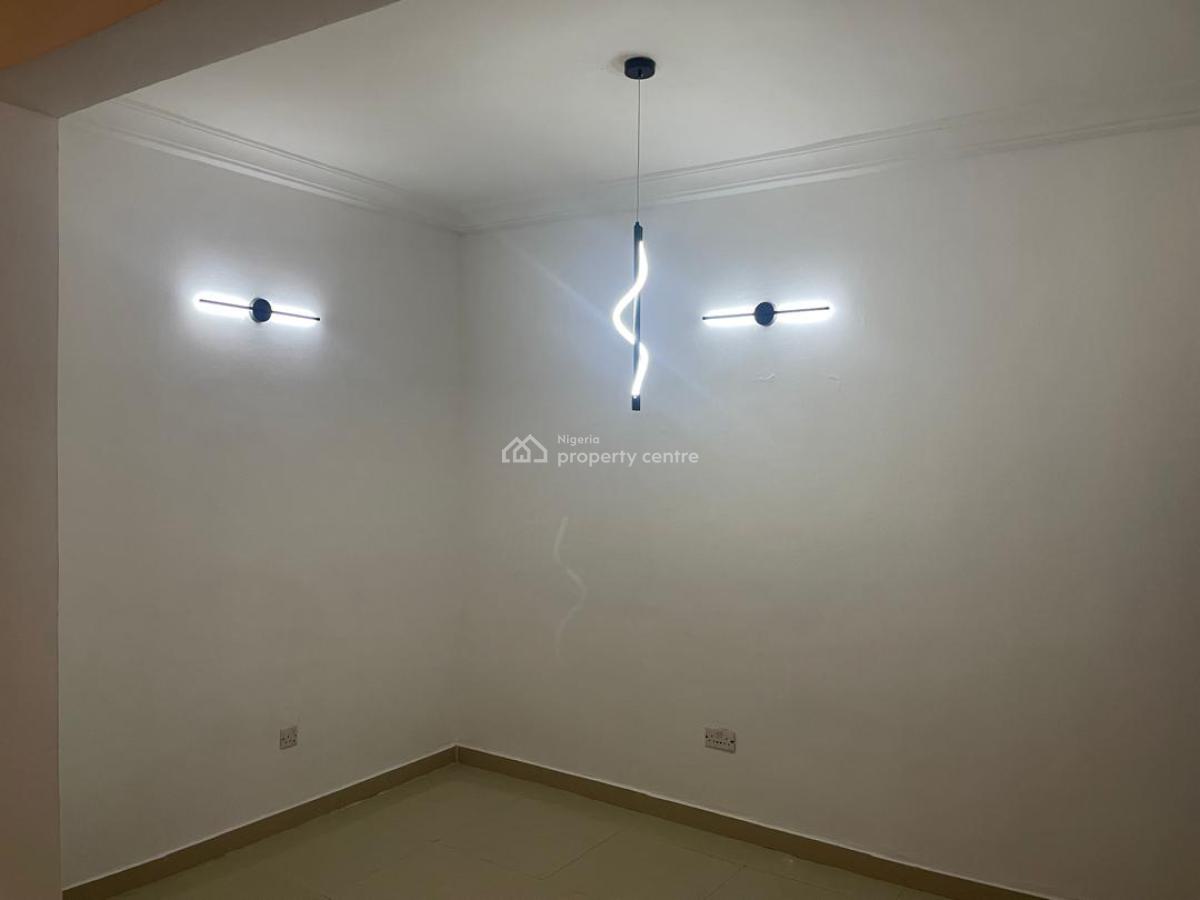 Nice 3 Bedroom Flat, Chevy View Estate Off Chevron Drive, Lekki Expressway, Lekki, Lagos, Flat / Apartment for Rent