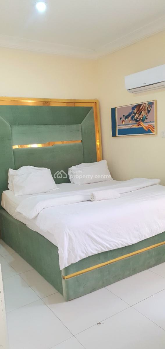 Cosy 2 Bedroom Apartment, Off Admiralty Way, Lekki Phase 1, Lekki, Lagos, Flat / Apartment Short Let