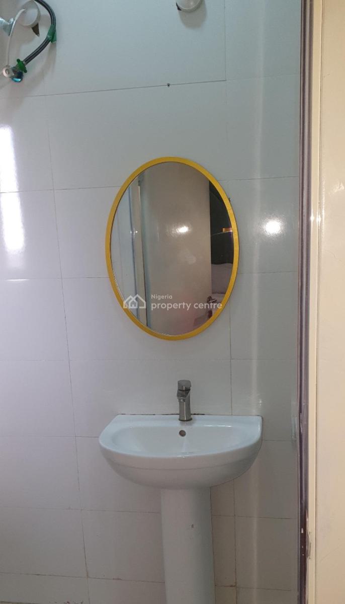 Cosy 2 Bedroom Apartment, Off Admiralty Way, Lekki Phase 1, Lekki, Lagos, Flat / Apartment Short Let