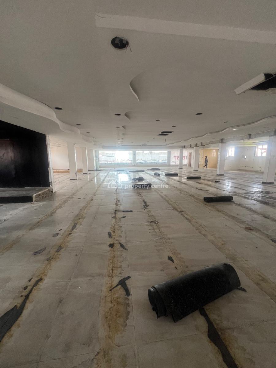 Super-massive 740sqm Commercial Space, Admiralty Way, Lekki Phase 1, Lekki, Lagos, Commercial Property for Rent