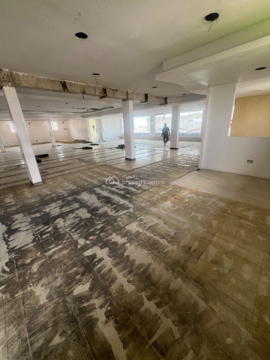 Super-massive 740sqm Commercial Space, Admiralty Way, Lekki Phase 1, Lekki, Lagos, Commercial Property for Rent