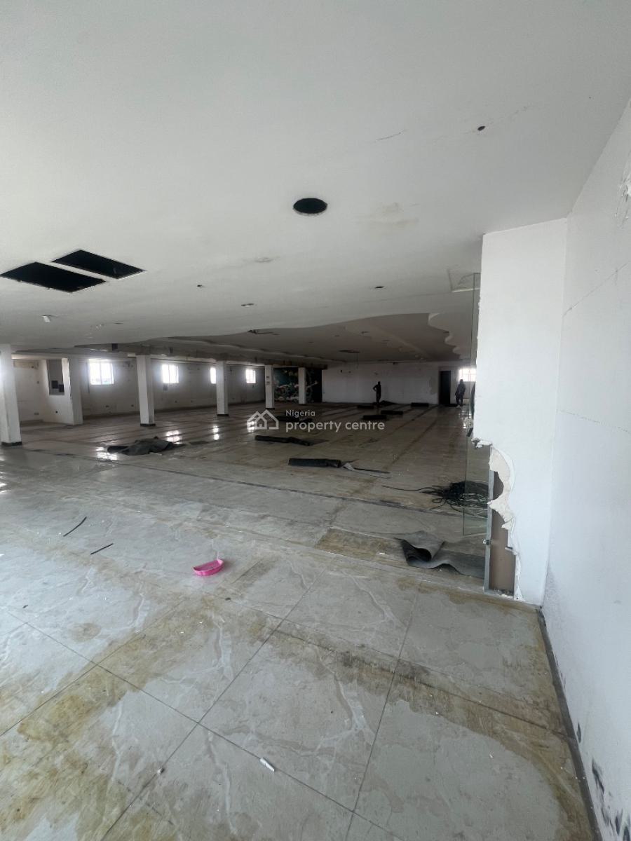 Super-massive 740sqm Commercial Space, Admiralty Way, Lekki Phase 1, Lekki, Lagos, Commercial Property for Rent