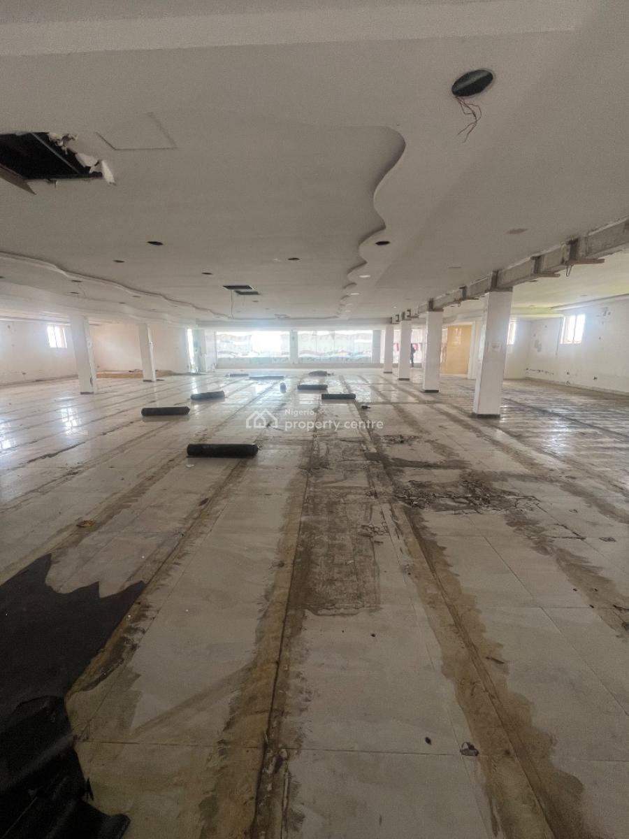 Super-massive 740sqm Commercial Space, Admiralty Way, Lekki Phase 1, Lekki, Lagos, Commercial Property for Rent
