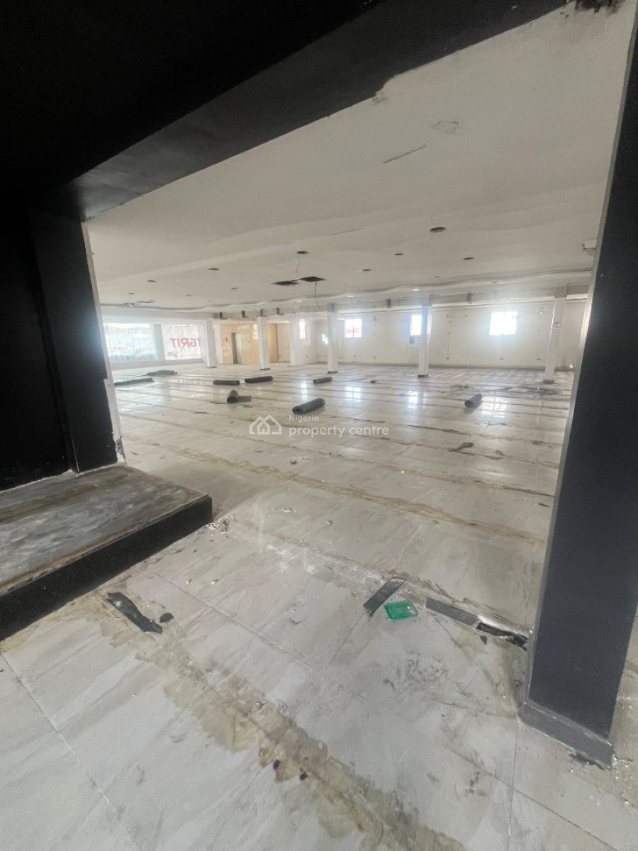 Super-massive 740sqm Commercial Space, Admiralty Way, Lekki Phase 1, Lekki, Lagos, Commercial Property for Rent