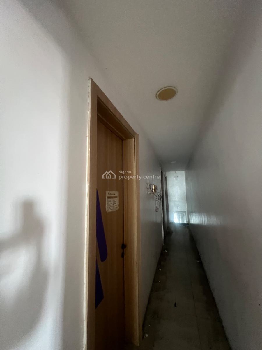 Super-massive 740sqm Commercial Space, Admiralty Way, Lekki Phase 1, Lekki, Lagos, Commercial Property for Rent