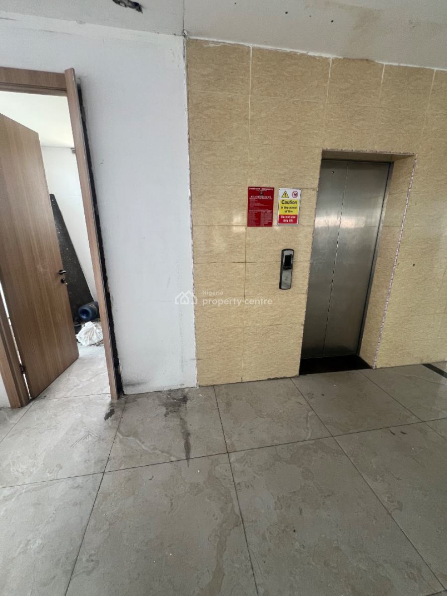 Super-massive 740sqm Commercial Space, Admiralty Way, Lekki Phase 1, Lekki, Lagos, Commercial Property for Rent