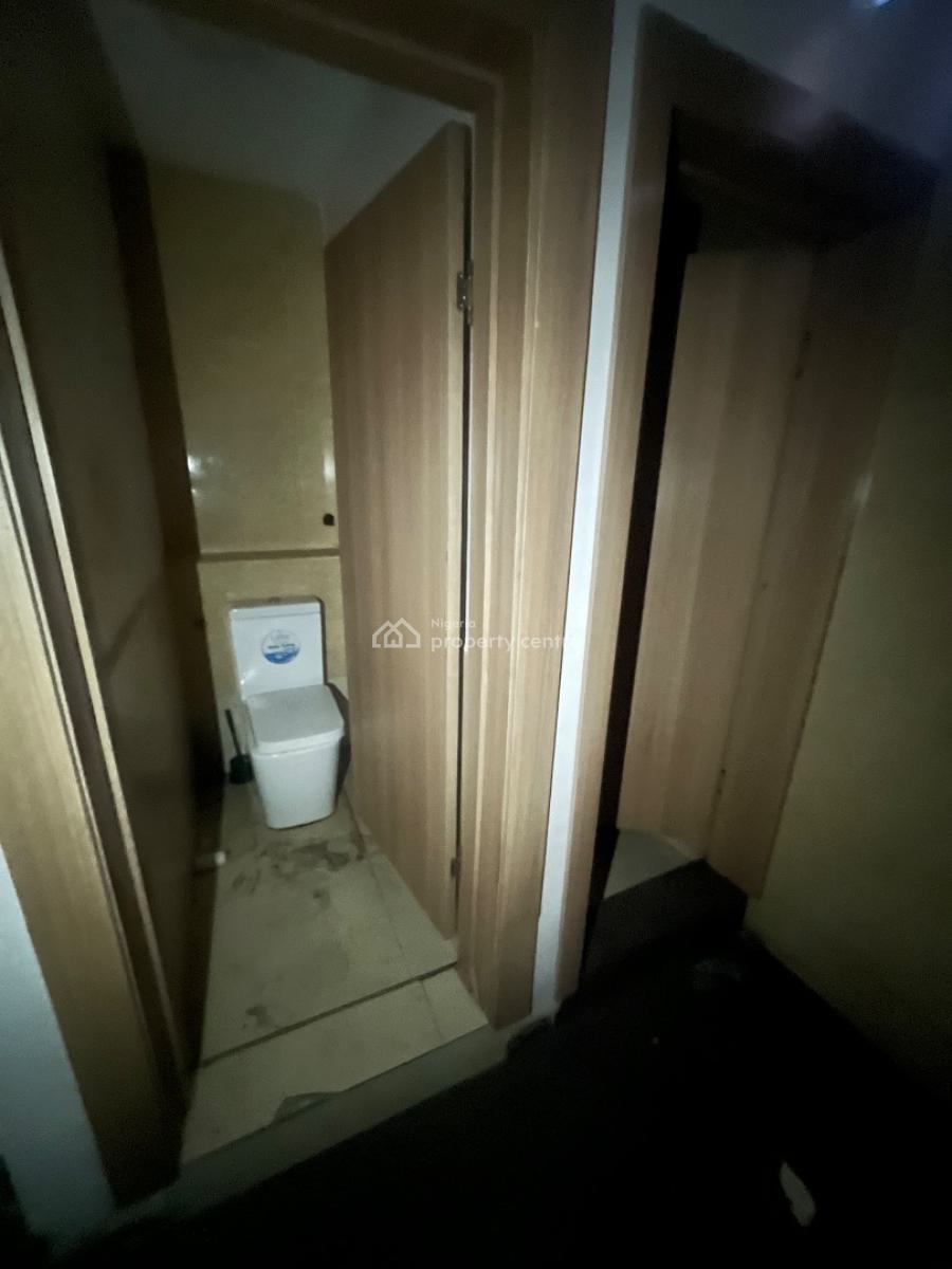 Super-massive 740sqm Commercial Space, Admiralty Way, Lekki Phase 1, Lekki, Lagos, Commercial Property for Rent
